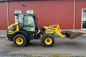Челен товарач Komatsu WA80M-7, снимка 1