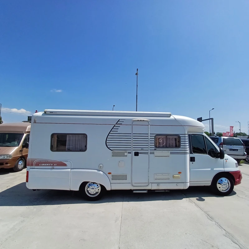 Кемпер LMC Автоматик , снимка 6 - Каравани и кемпери - 51190160