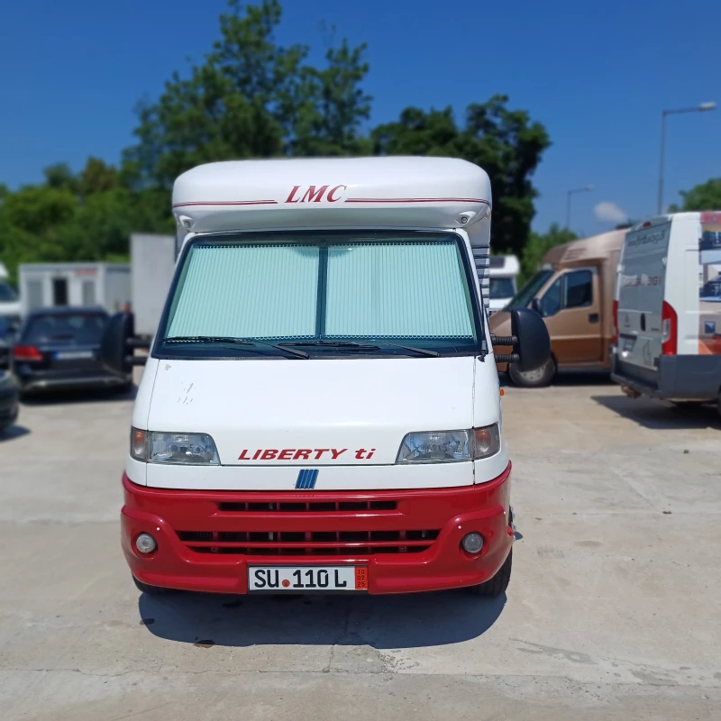 Кемпер LMC Автоматик , снимка 2 - Каравани и кемпери - 51190160