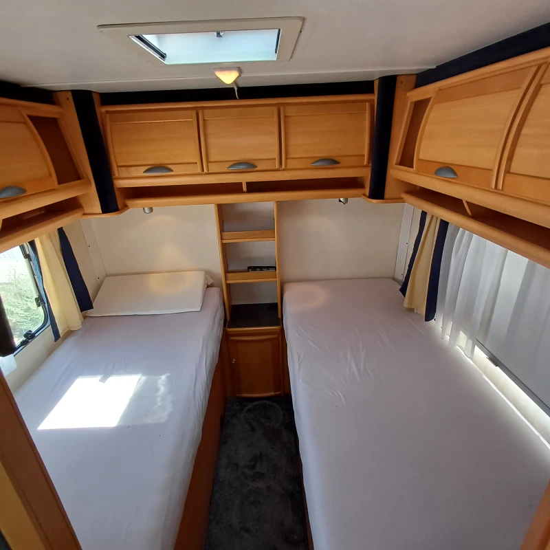 Кемпер LMC Автоматик , снимка 7 - Каравани и кемпери - 51190160