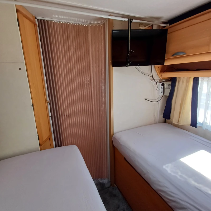 Кемпер LMC Автоматик , снимка 9 - Каравани и кемпери - 51190160