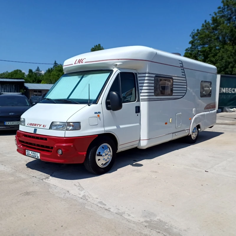 Кемпер LMC Автоматик , снимка 3 - Каравани и кемпери - 51190160