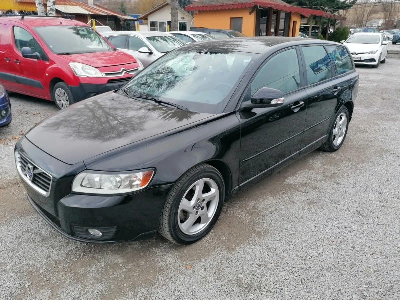 Volvo V50 1.6 HDI, снимка 2 - Автомобили и джипове - 44256970