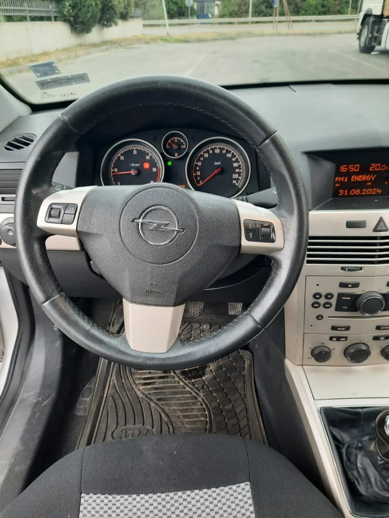 Opel Astra, снимка 5 - Автомобили и джипове - 48355935