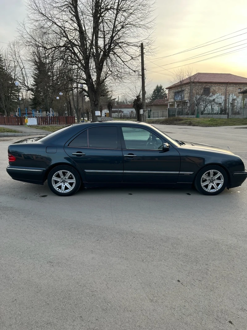 Mercedes-Benz E 270 2.7, снимка 15 - Автомобили и джипове - 49131949