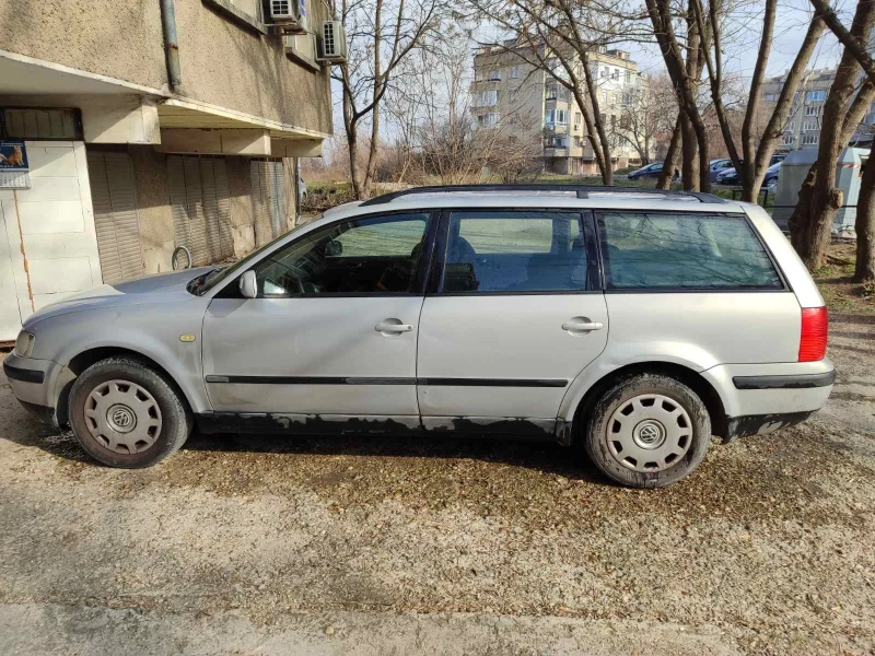 VW Passat, снимка 3 - Автомобили и джипове - 49178276