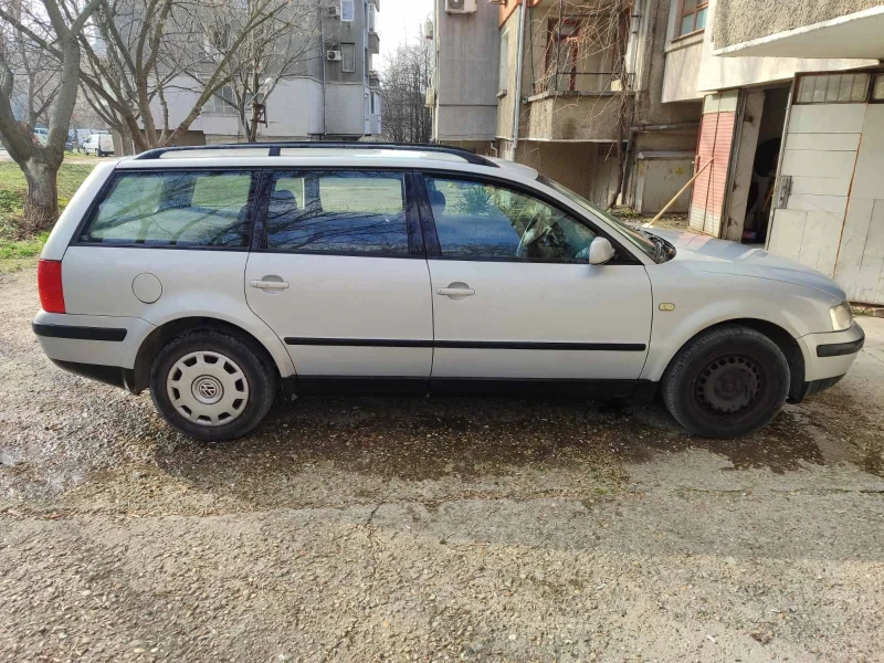 VW Passat, снимка 2 - Автомобили и джипове - 49178276