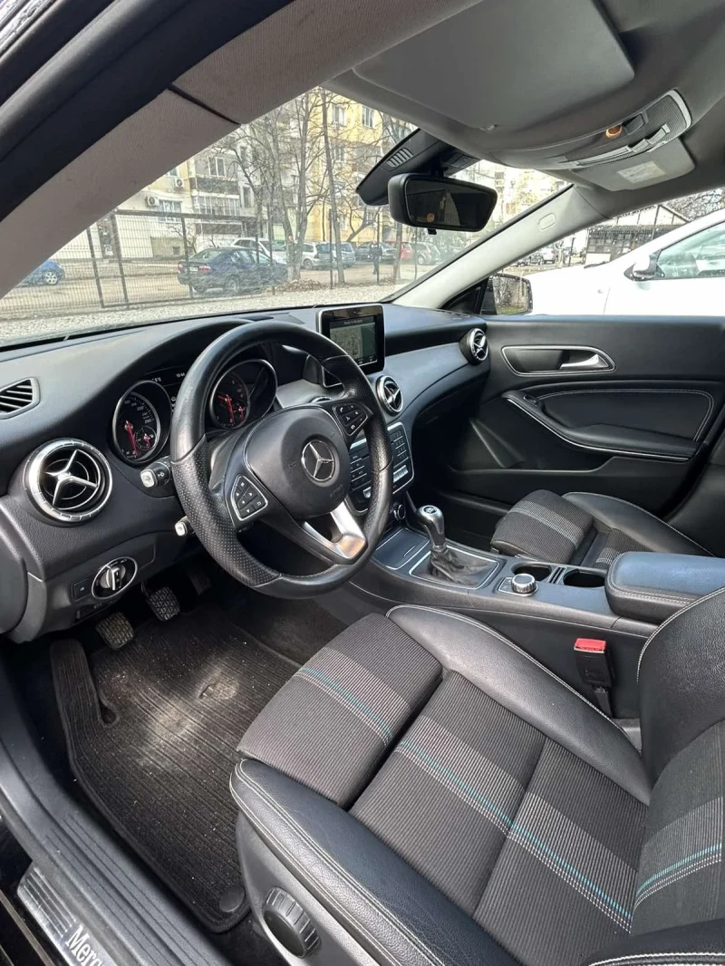 Mercedes-Benz CLA CLA 200 ръчка, снимка 6 - Автомобили и джипове - 49521091