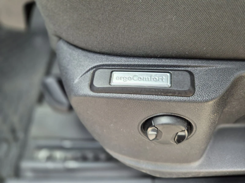 VW Caddy Maxi 6+ 1, снимка 11 - Автомобили и джипове - 52042649