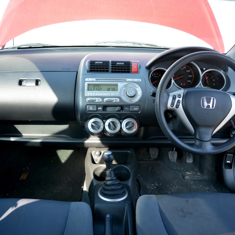 Honda Jazz 1.3 I, снимка 7 - Автомобили и джипове - 52164949