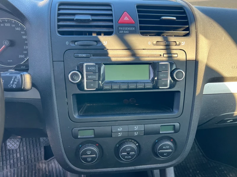 VW Golf 1.9 90коня 2008г 186000км! Реални, снимка 14 - Автомобили и джипове - 52793654