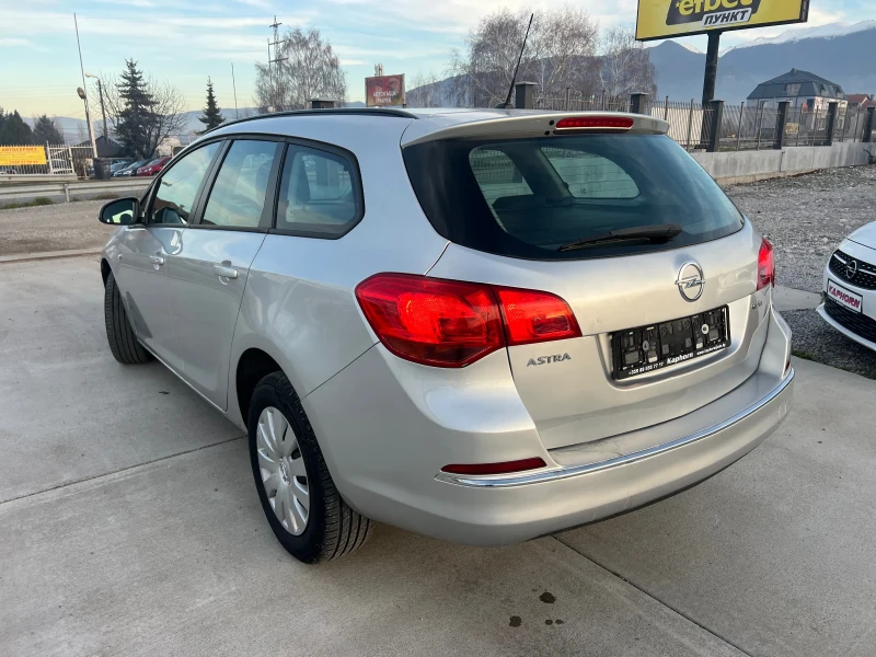 Opel Astra 1.6cdti, снимка 4 - Автомобили и джипове - 52817076
