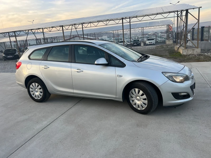 Opel Astra 1.6cdti, снимка 8 - Автомобили и джипове - 52817076