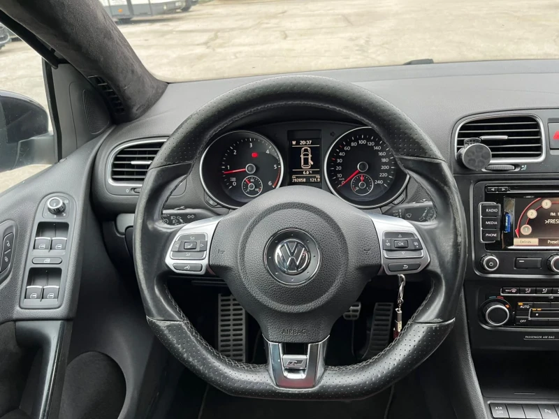 VW Golf 1.6TDI, R - line, снимка 11 - Автомобили и джипове - 52884552