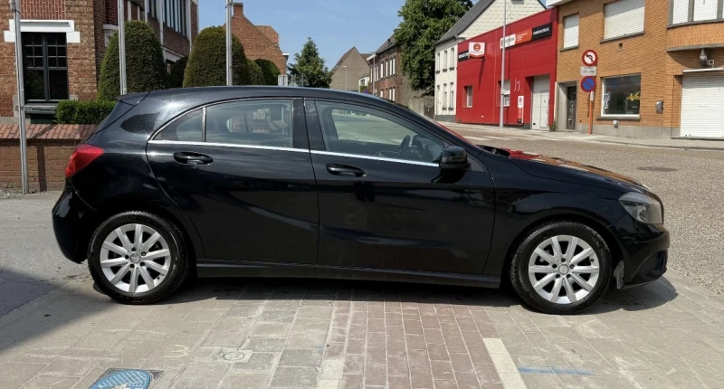 Mercedes-Benz A 180 Sport, снимка 2 - Автомобили и джипове - 53313346