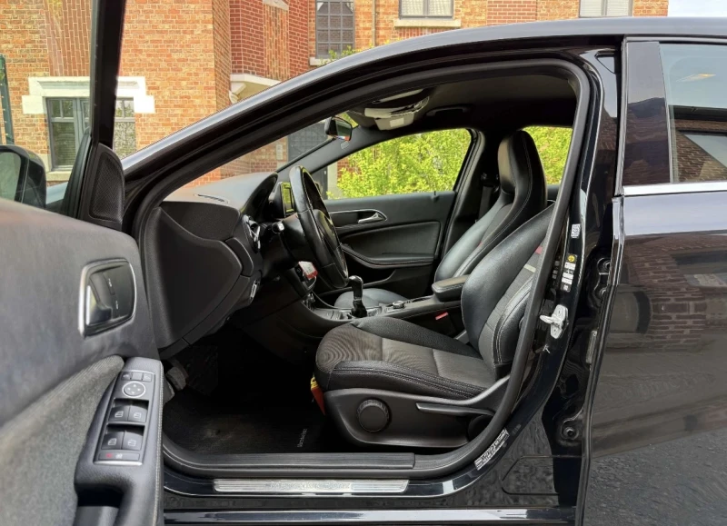 Mercedes-Benz A 180 Sport, снимка 5 - Автомобили и джипове - 53313346