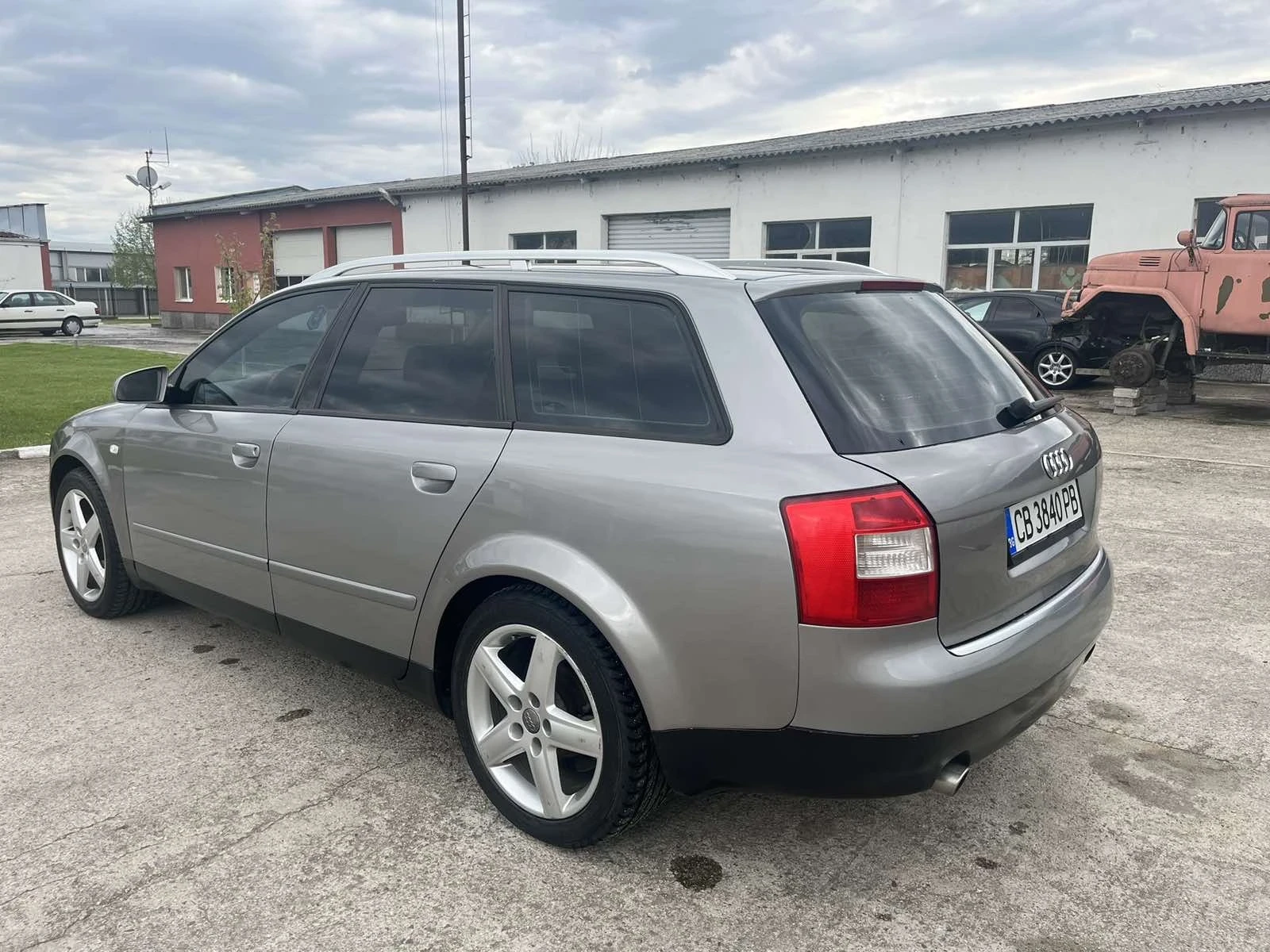 Audi A4 1.8 turbo 4x4 - изображение 4