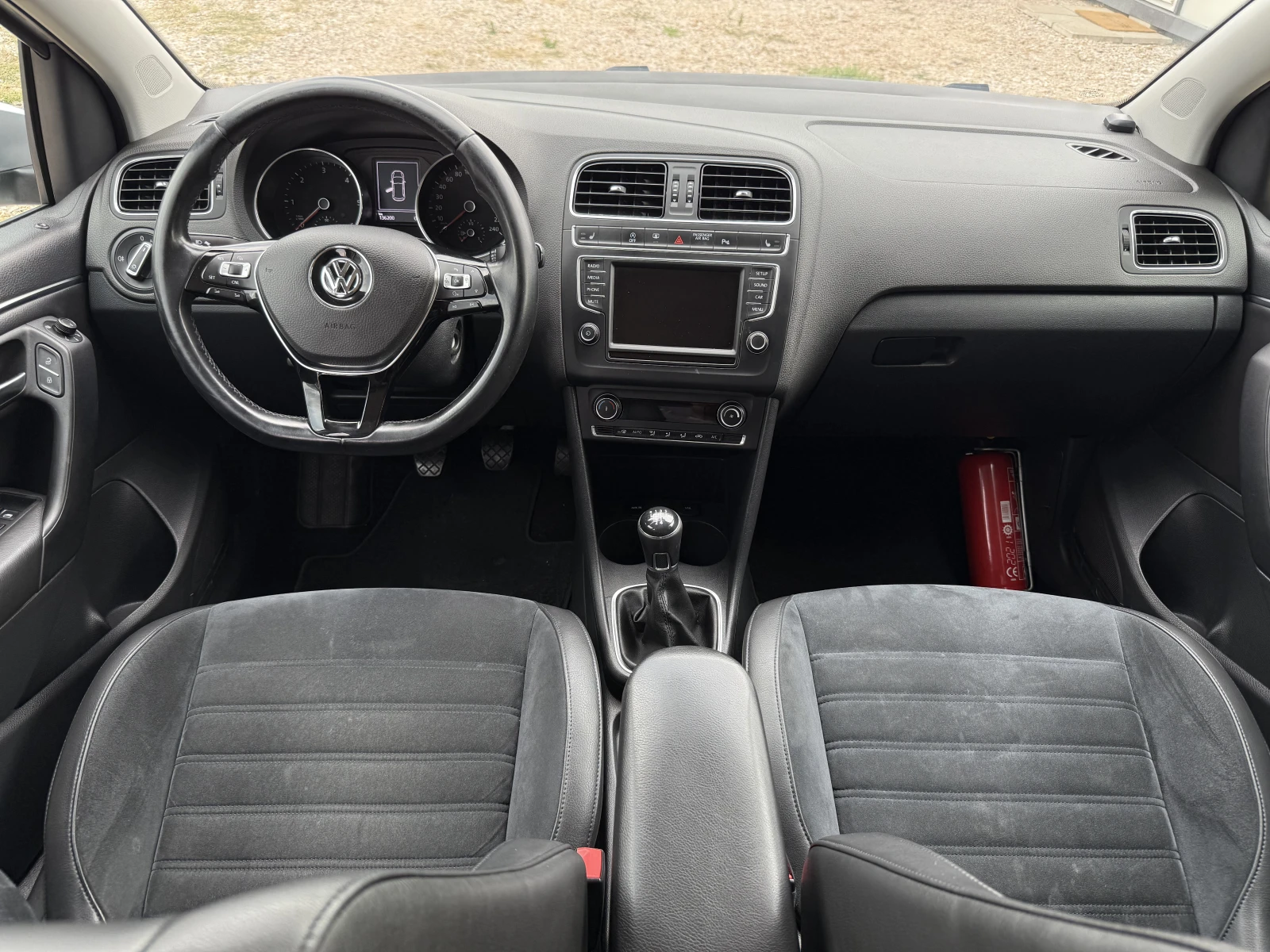 VW Polo 1.4TDI/FULL OPTION/EURO6/SERVICE BOOK/2KEYS - изображение 10