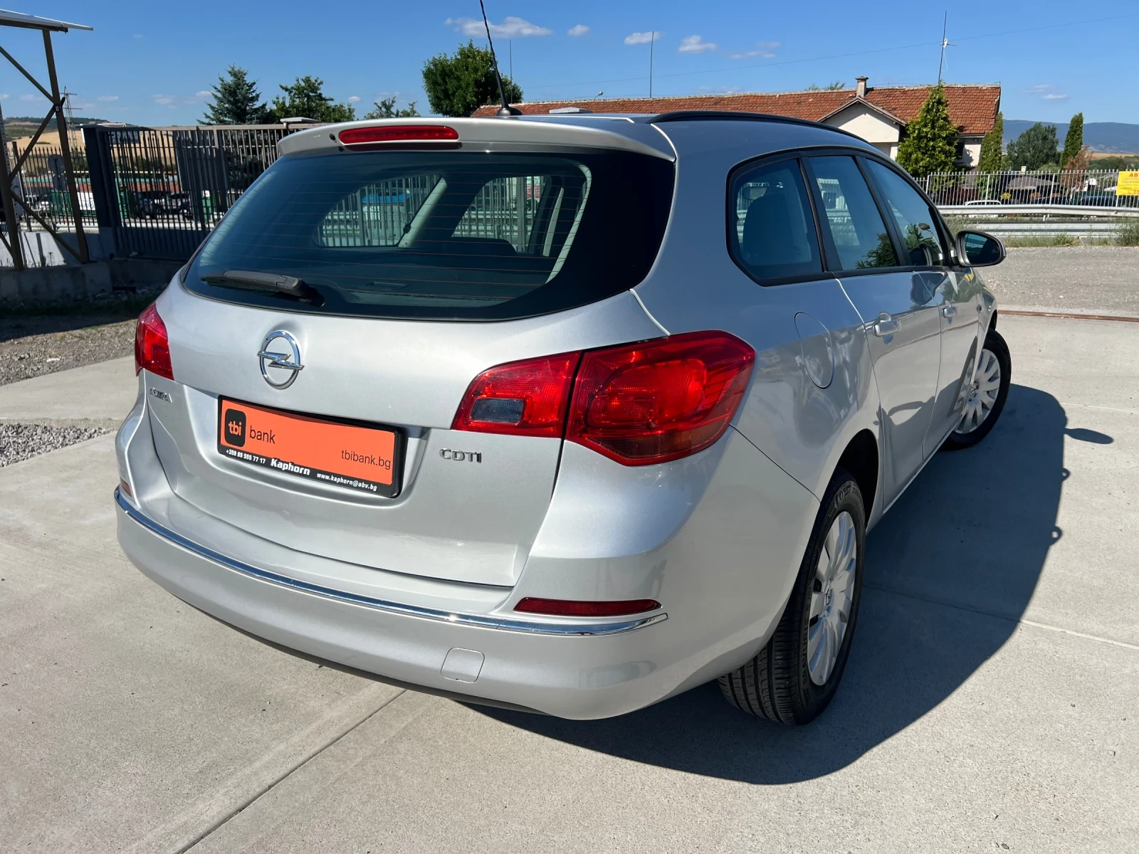 Opel Astra 1.6cdti, снимка 7 - Автомобили и джипове - 52817076
