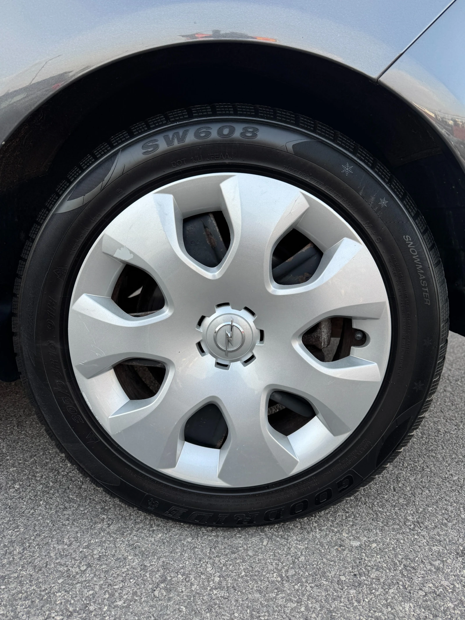 Opel Meriva 1.4I НОВ ВНОС, снимка 15 - Автомобили и джипове - 53753815