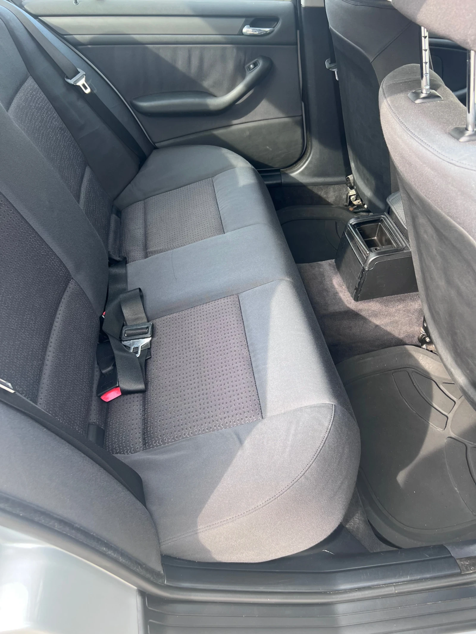 BMW 318 318i (143 к.с.) или 318i Facelift, снимка 7 - Автомобили и джипове - 54058353