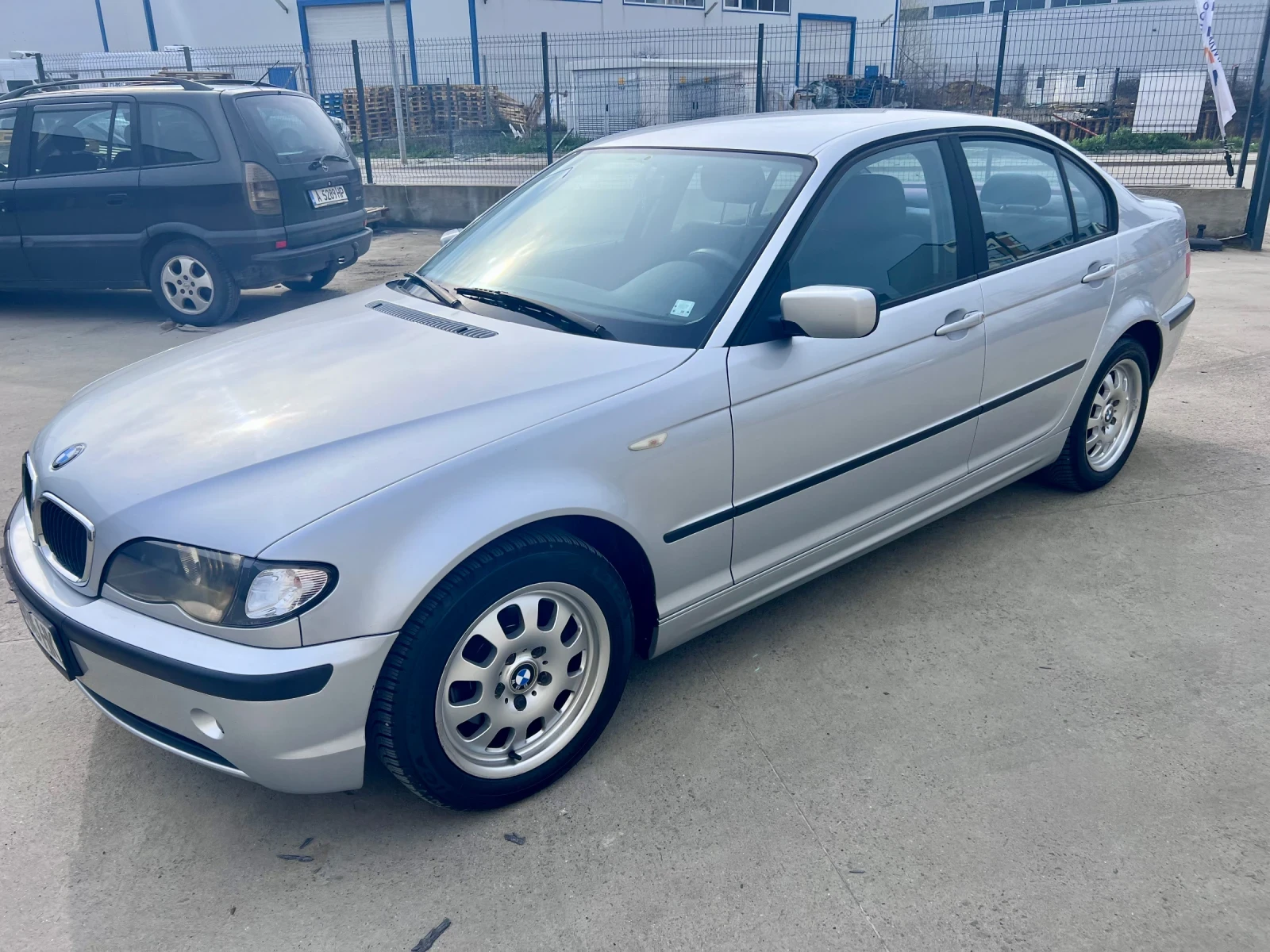 BMW 318 318i (143 к.с.) или 318i Facelift, снимка 3 - Автомобили и джипове - 54058353
