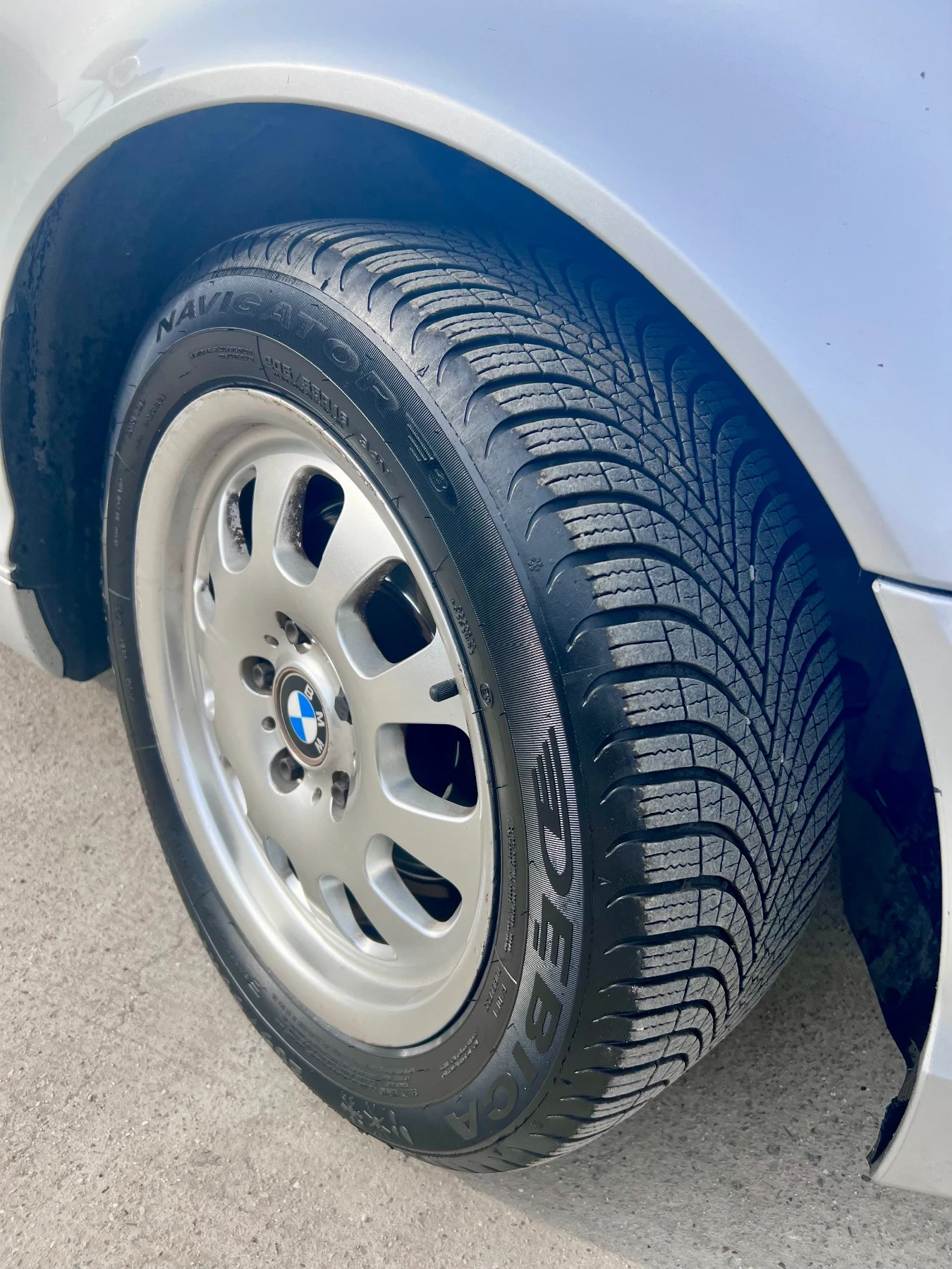 BMW 318 318i (143 к.с.) или 318i Facelift, снимка 5 - Автомобили и джипове - 54058353