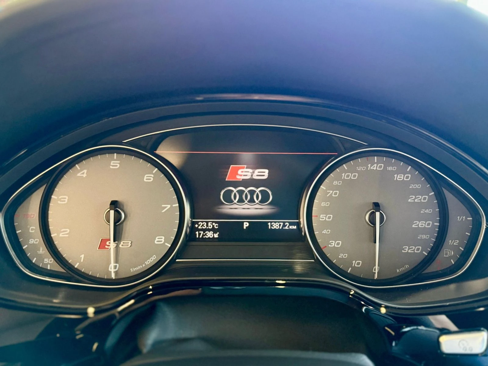 Audi S8 Plus* 740hp* Carbon* Ceramic* B&O* HUD* Лизинг , снимка 11 - Автомобили и джипове - 54305318