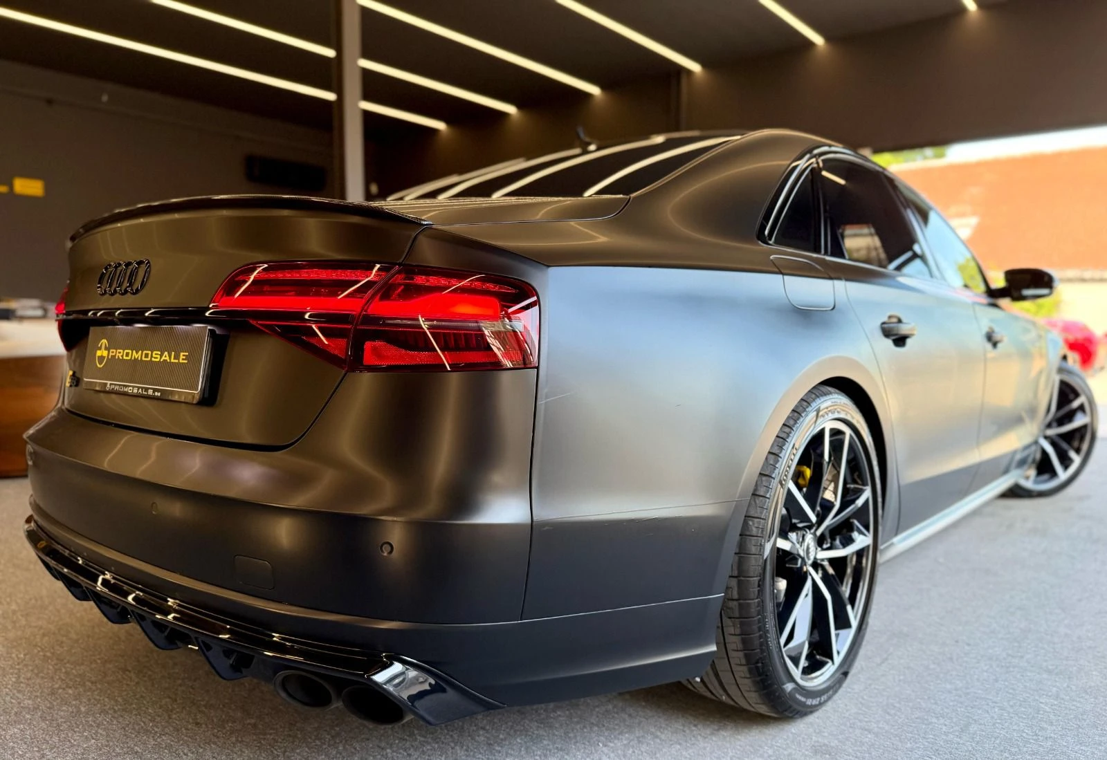 Audi S8 Plus* 740hp* Carbon* Ceramic* B&O* HUD* Лизинг , снимка 6 - Автомобили и джипове - 54305318