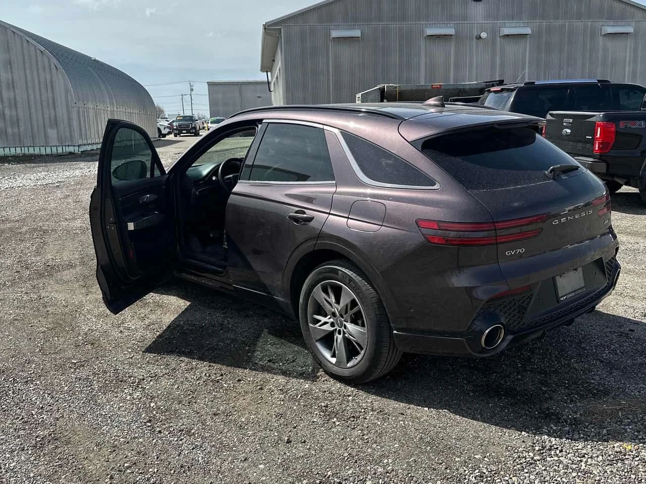 Genesis GV70 * 2.5T Prestige * МАСАЖ* DISTRONIC* ОБДУХВАНЕ* , снимка 11 - Автомобили и джипове - 54445559