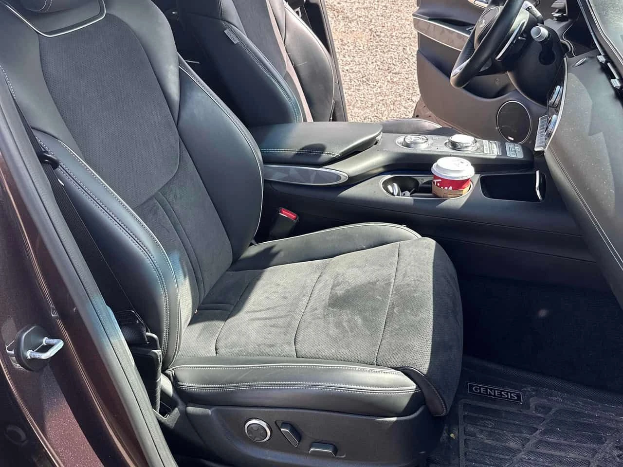 Genesis GV70 * 2.5T Prestige * МАСАЖ* DISTRONIC* ОБДУХВАНЕ* , снимка 17 - Автомобили и джипове - 54445559