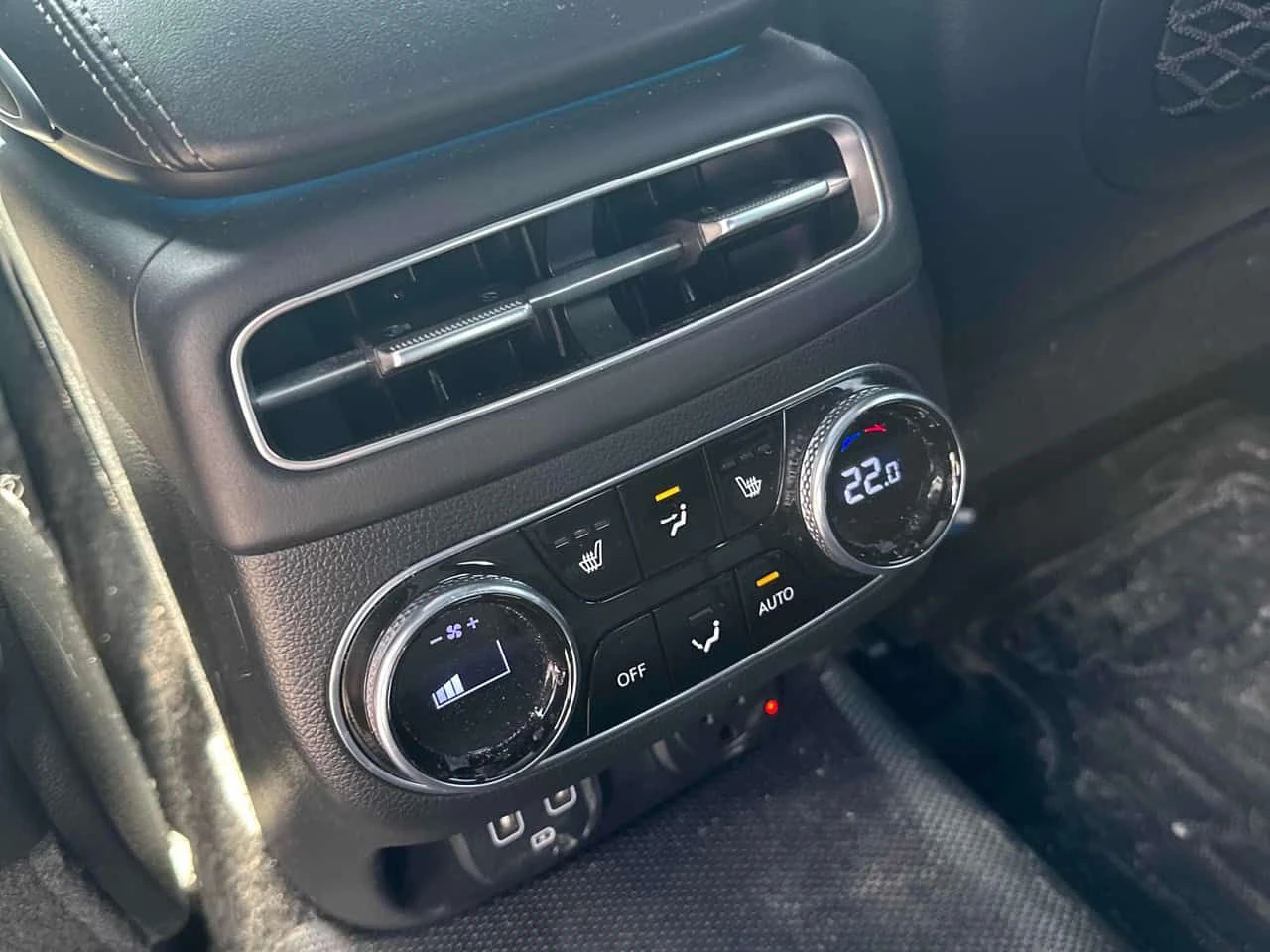 Genesis GV70 * 2.5T Prestige * МАСАЖ* DISTRONIC* ОБДУХВАНЕ* , снимка 15 - Автомобили и джипове - 54445559