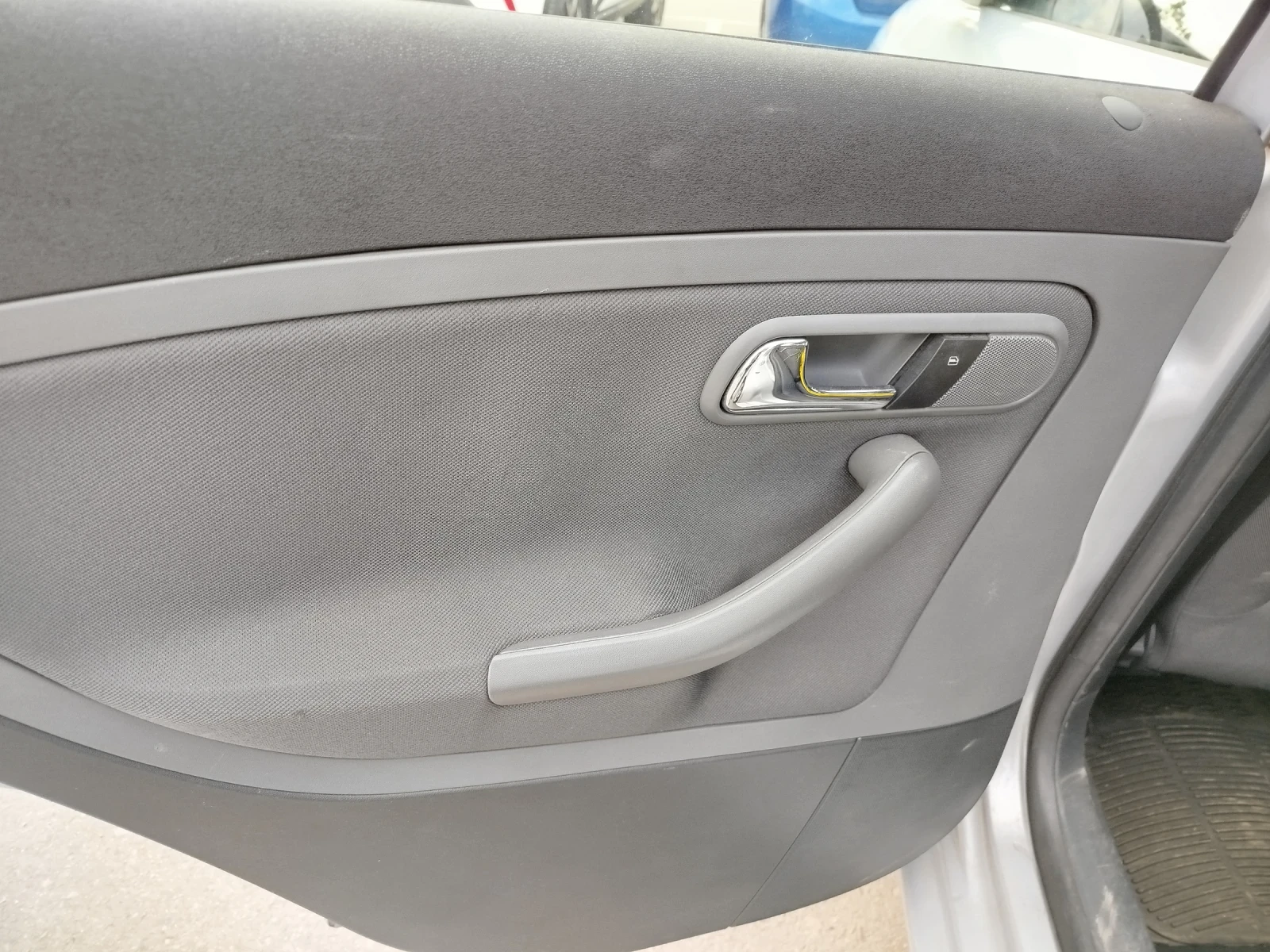 Seat Ibiza 1.4i Face, снимка 9 - Автомобили и джипове - 54634447