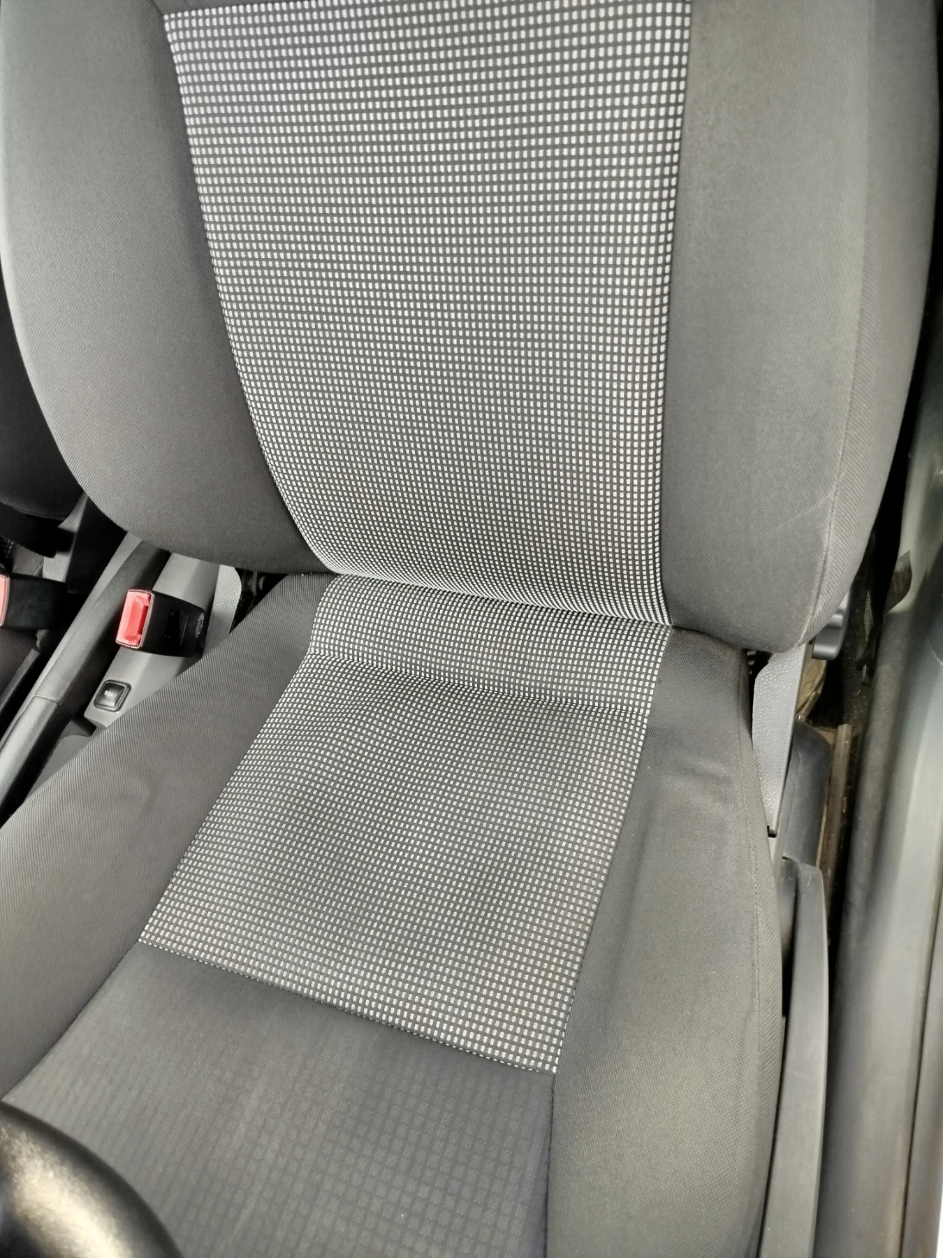 Seat Ibiza 1.4i Face, снимка 8 - Автомобили и джипове - 54634447
