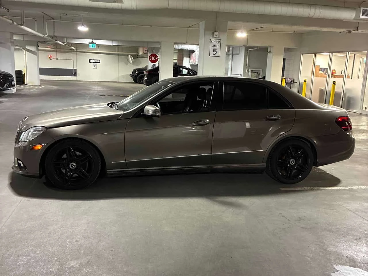 Mercedes-Benz E 350 * CARFAX * ЦЕНА ДО БГ, снимка 3 - Автомобили и джипове - 54789359