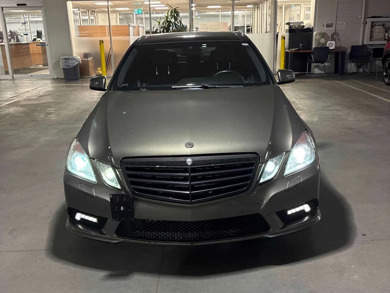 Mercedes-Benz E 350 * CARFAX * ЦЕНА ДО БГ, снимка 2 - Автомобили и джипове - 54789359