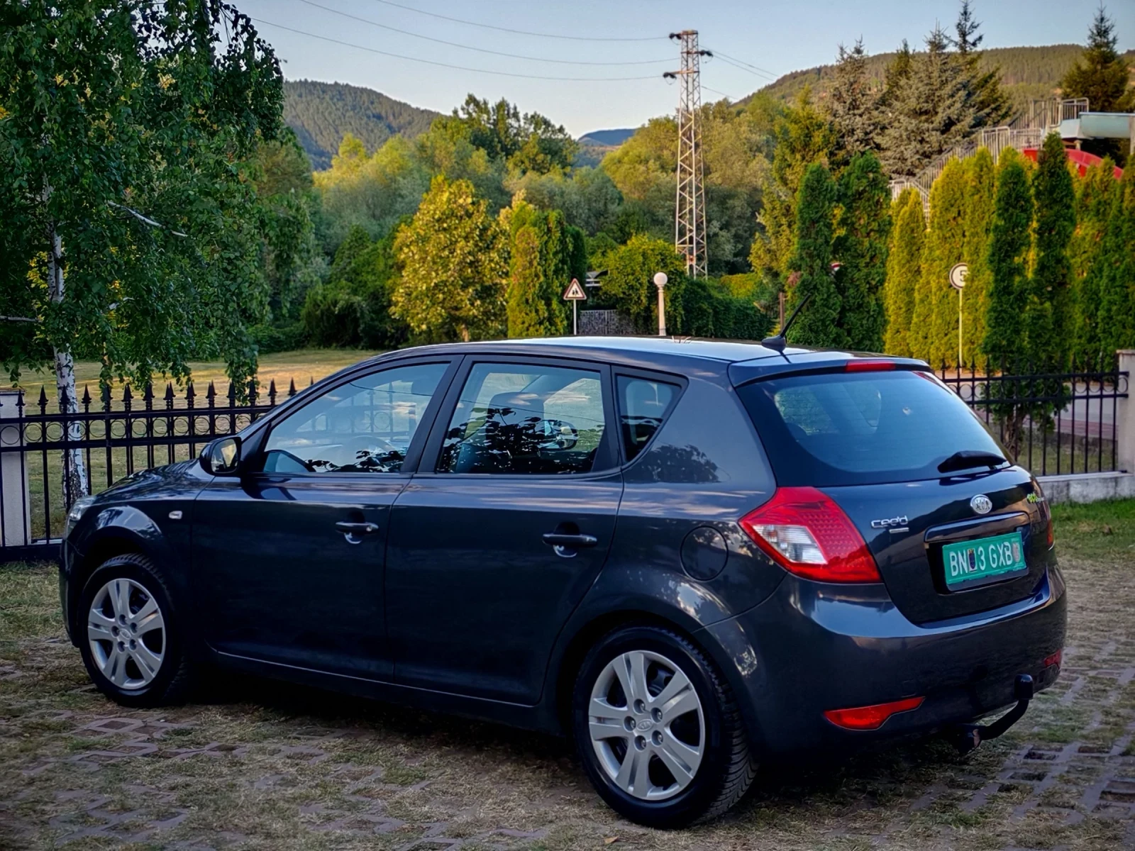 Kia Ceed 1.4I 16V(90)* ECO-DINAMICS* COOL-NAVIGATOR* * , снимка 4 - Автомобили и джипове - 55244560