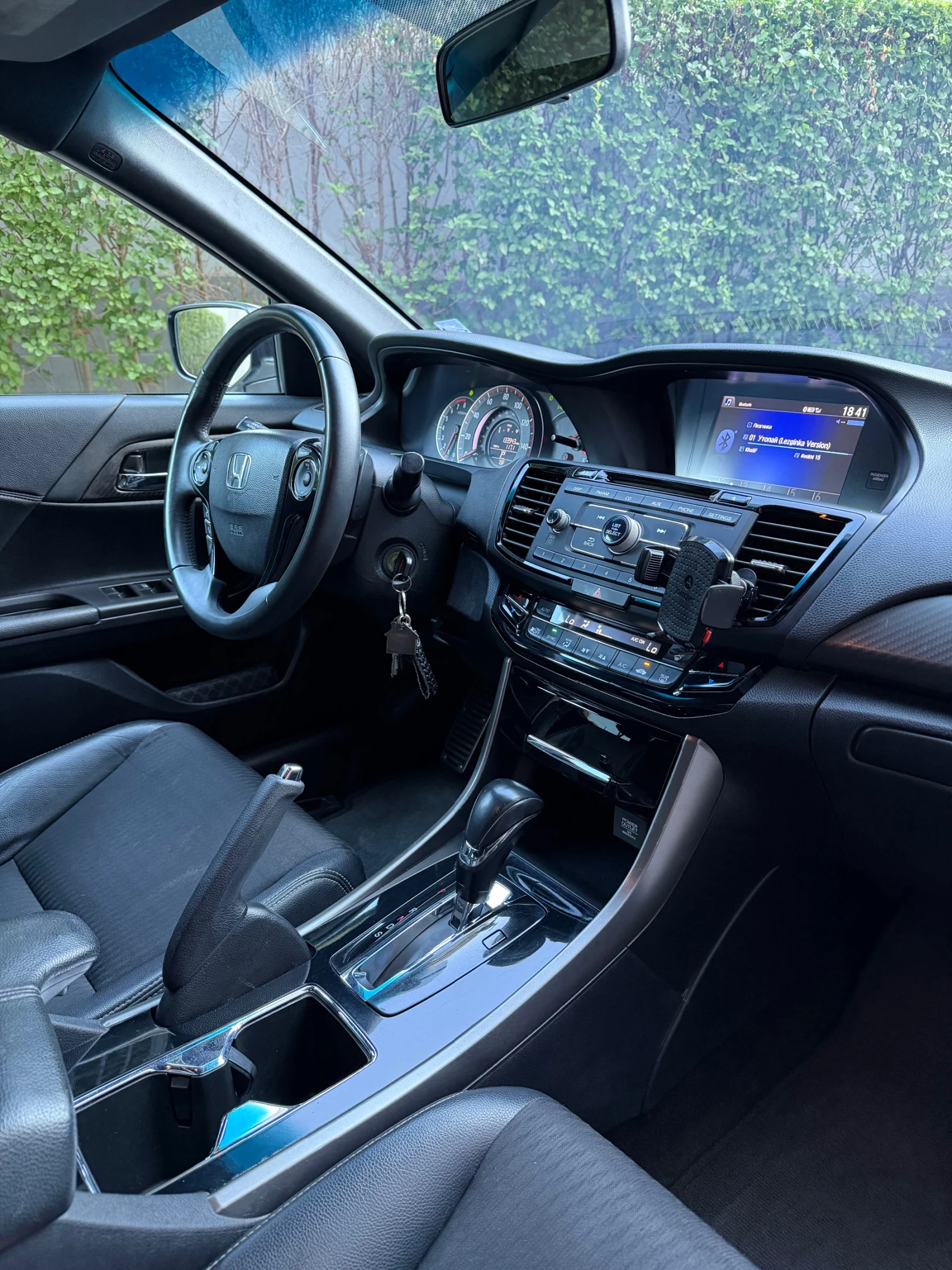 Honda Accord 2.4 Sport, снимка 8 - Автомобили и джипове - 55480594