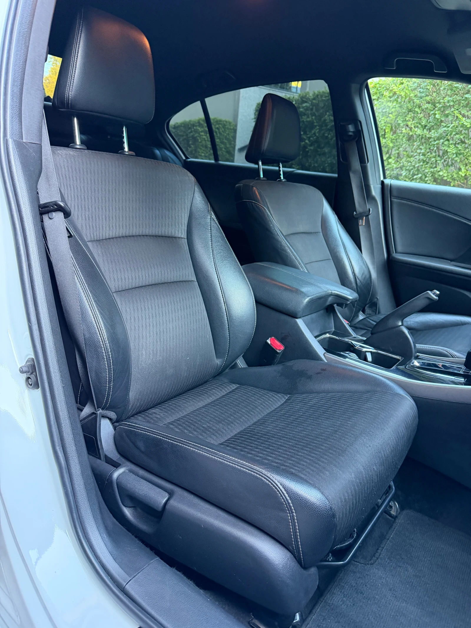Honda Accord 2.4 Sport, снимка 11 - Автомобили и джипове - 55480594