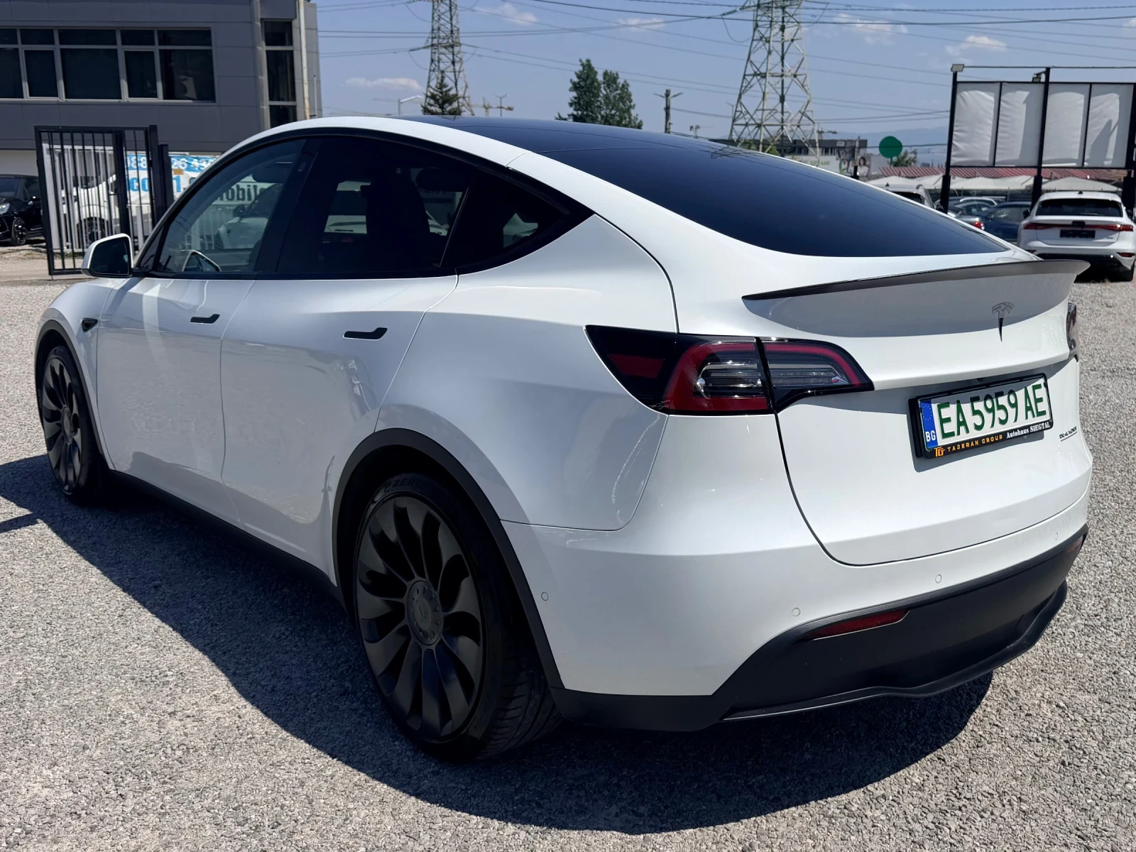 Tesla Model Y PERFORMANCE, снимка 3 - Автомобили и джипове - 55559560