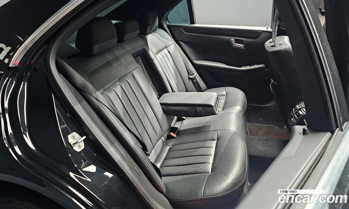 Mercedes-Benz E 350 E350 4MATIC Avantgarde, снимка 14 - Автомобили и джипове - 55685023