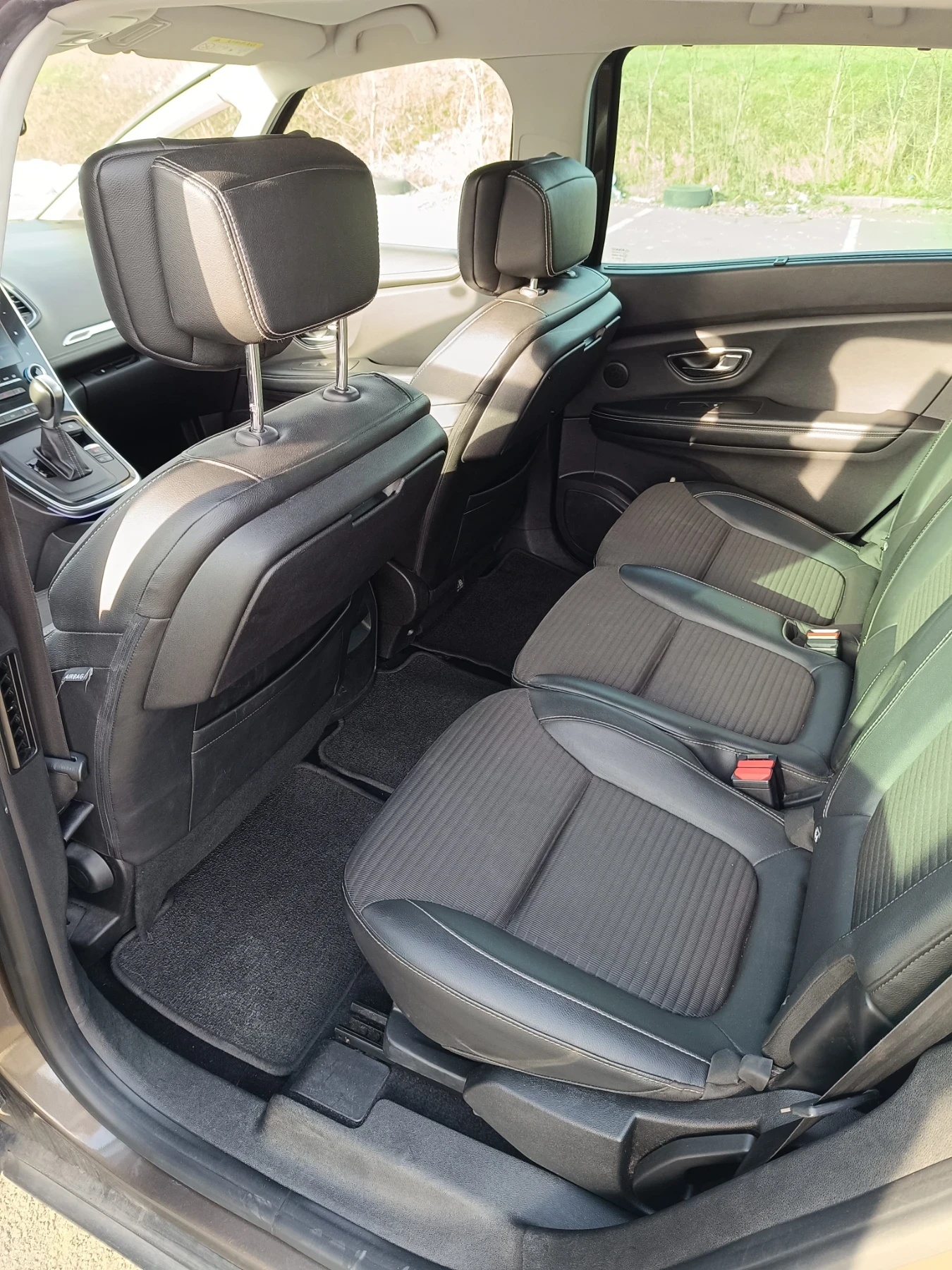 Renault Grand scenic, снимка 11 - Автомобили и джипове - 56019607