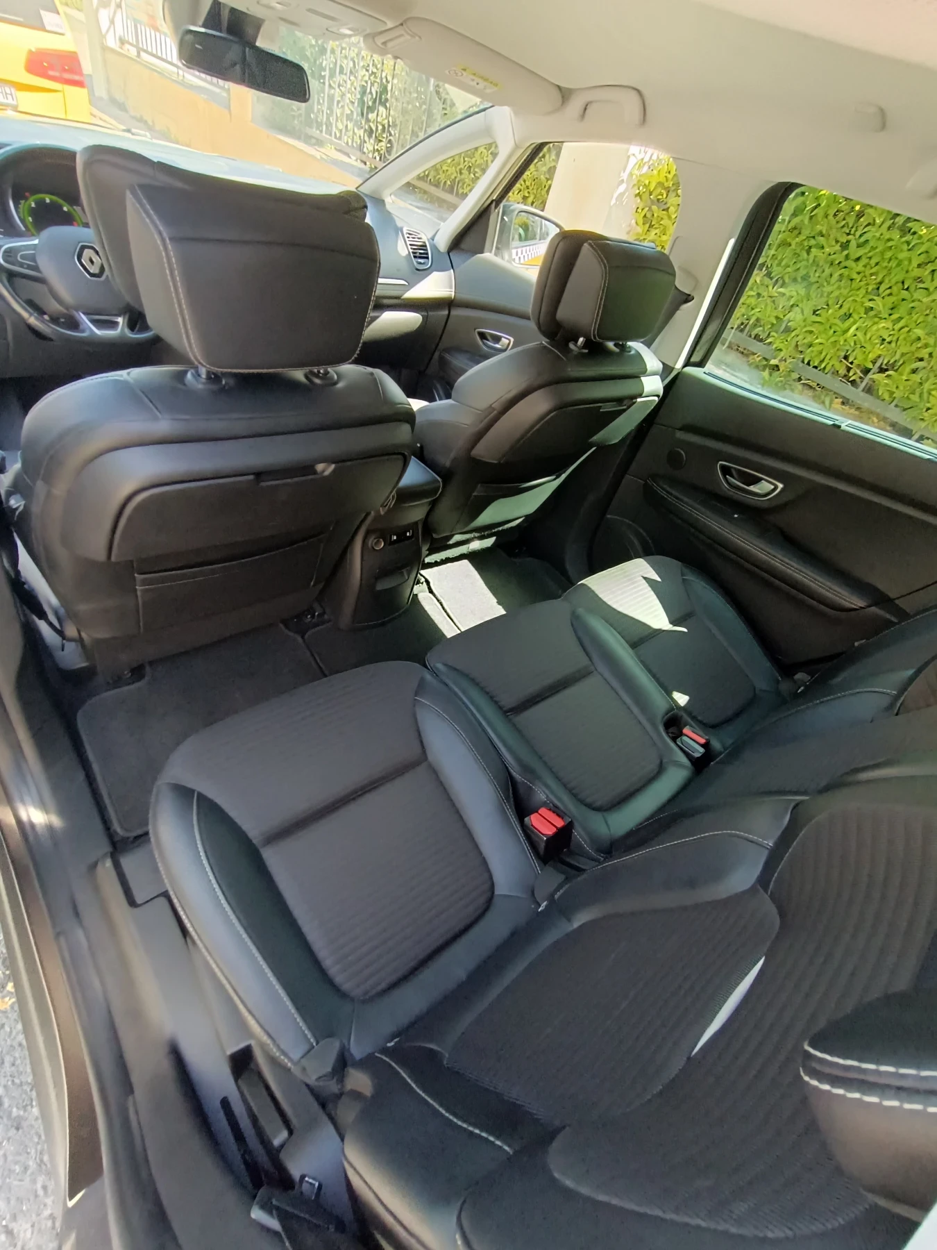Renault Grand scenic, снимка 3 - Автомобили и джипове - 56019607