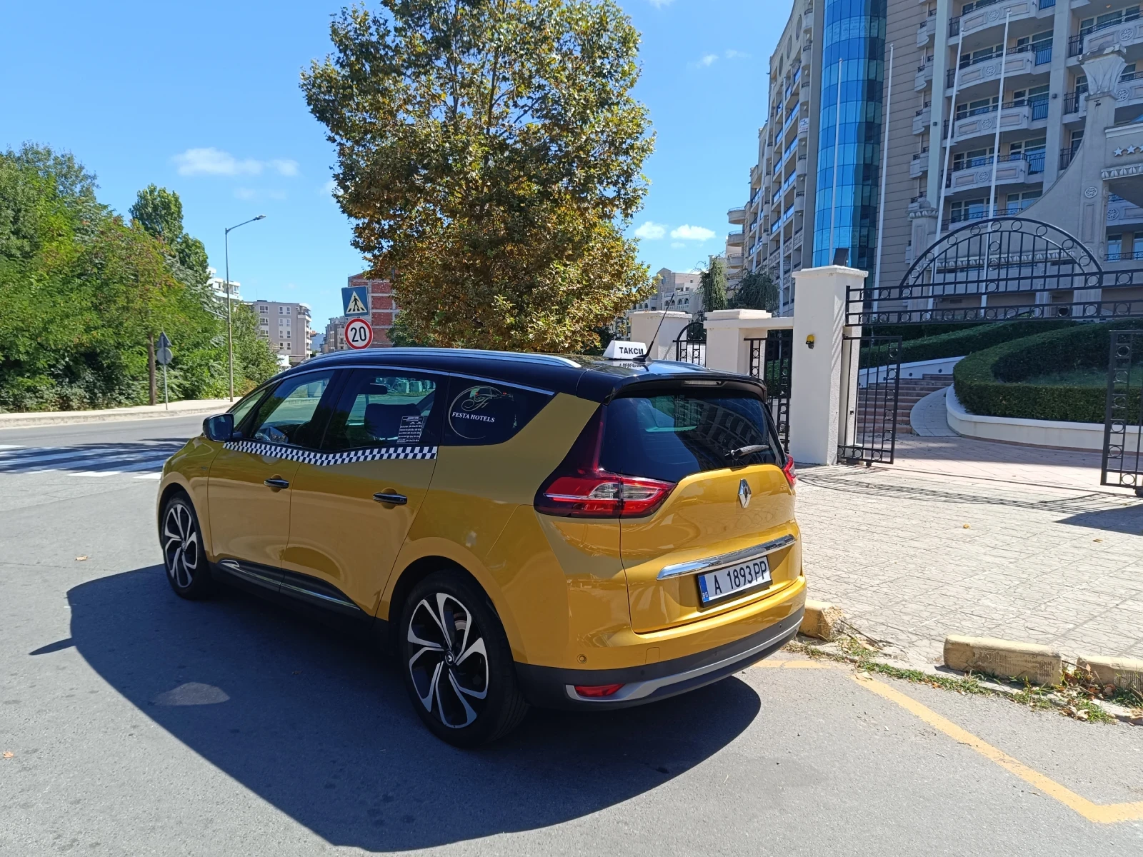 Renault Grand scenic, снимка 9 - Автомобили и джипове - 56019607
