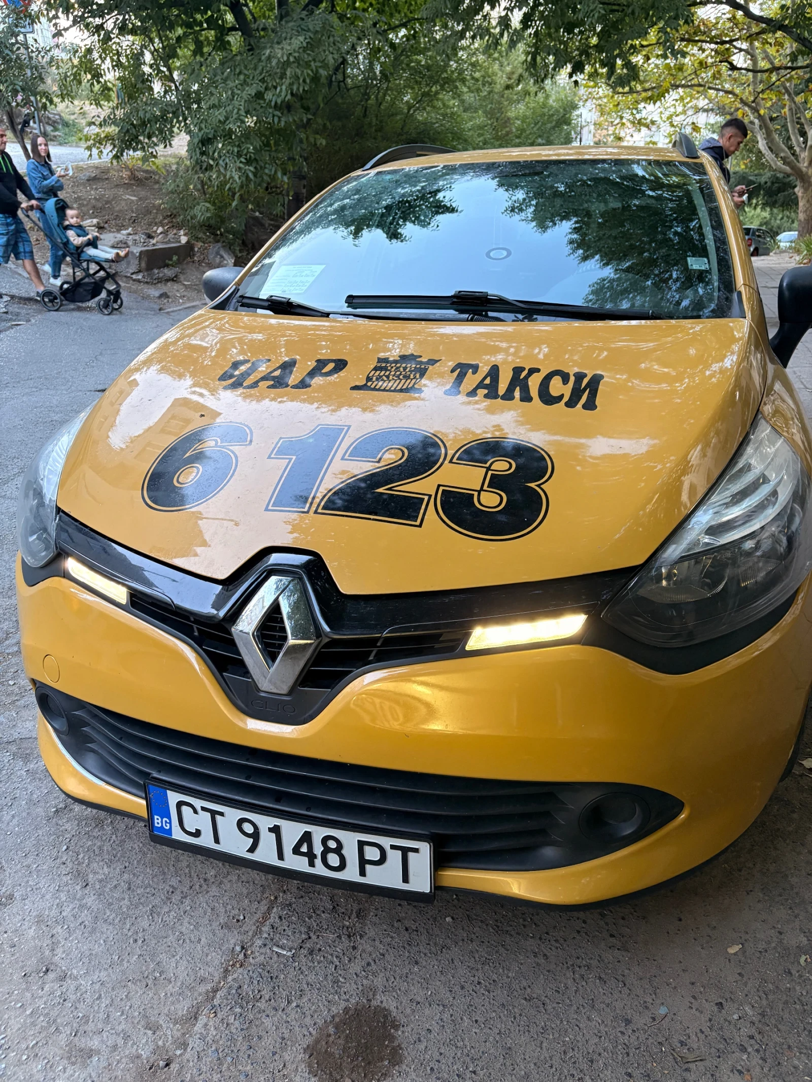 Renault Clio, снимка 2 - Автомобили и джипове - 56200946