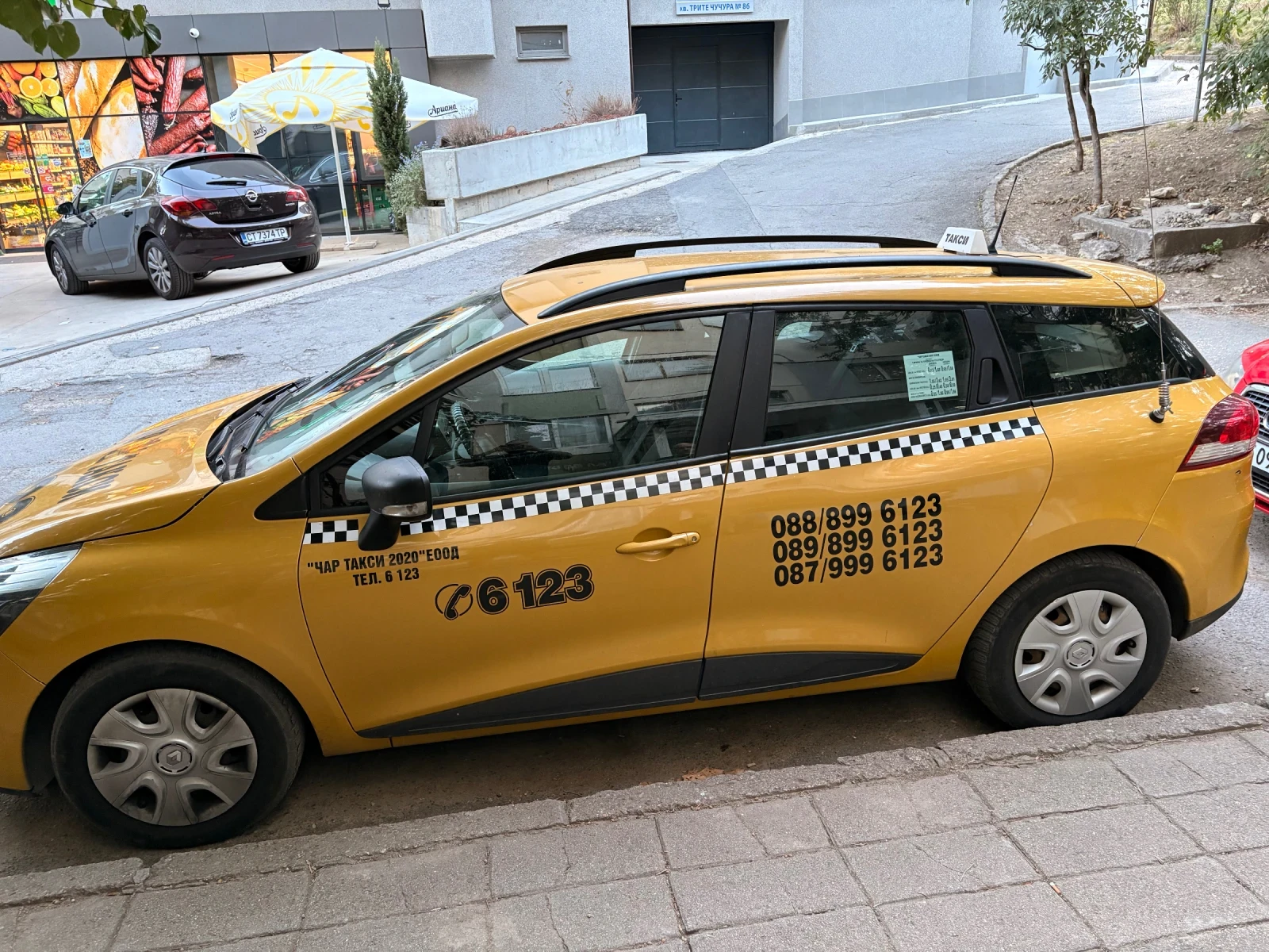 Renault Clio, снимка 4 - Автомобили и джипове - 56200946
