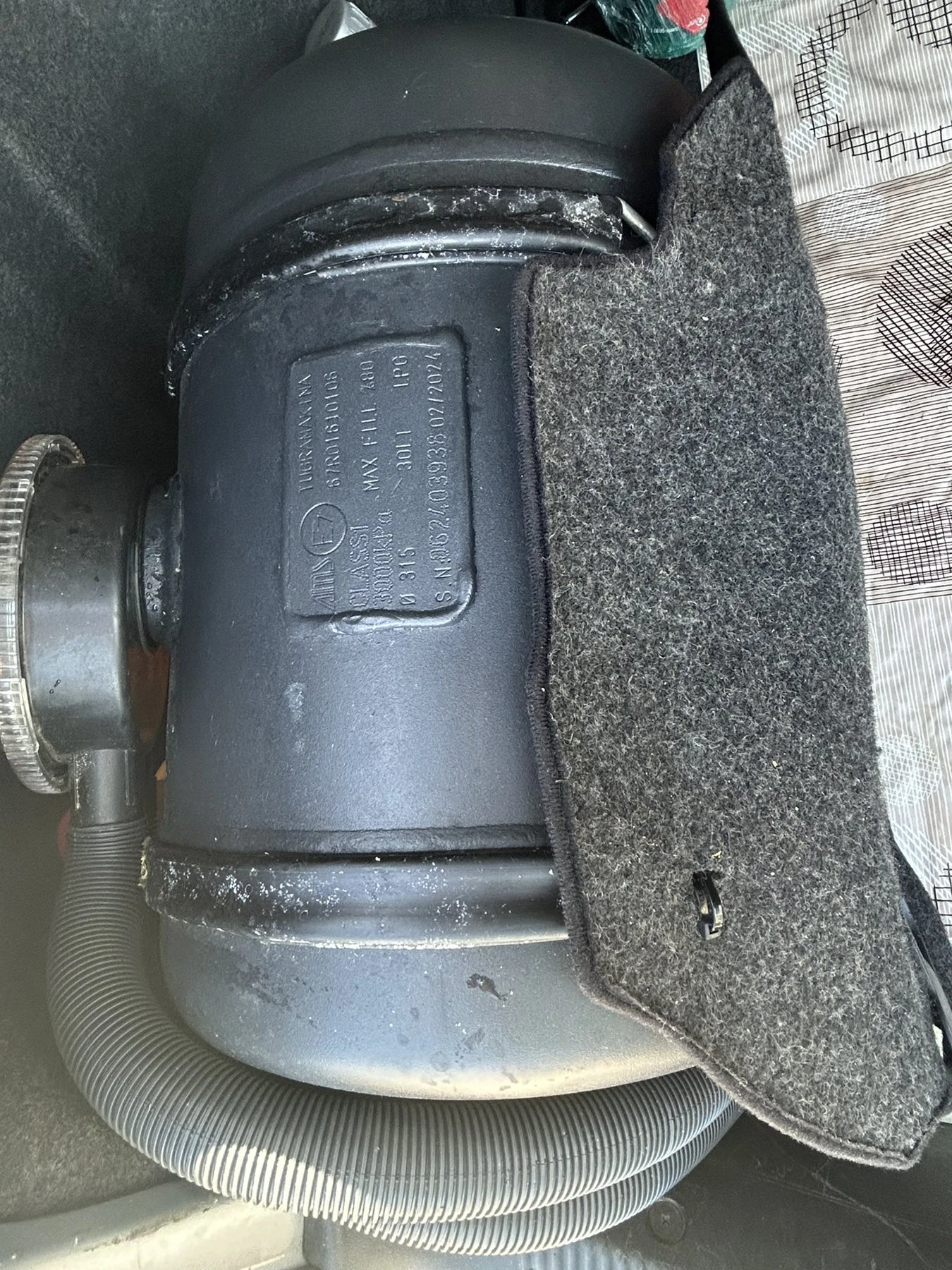 Audi A4 1.8, снимка 11 - Автомобили и джипове - 56223915