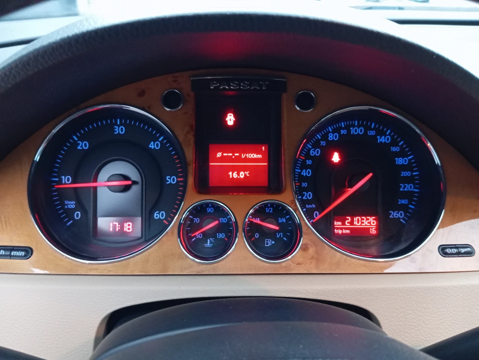 VW Passat  High line Лизинг , снимка 12 - Автомобили и джипове - 56712183