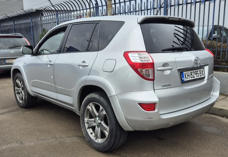 Toyota Rav4, снимка 4 - Автомобили и джипове - 48953497