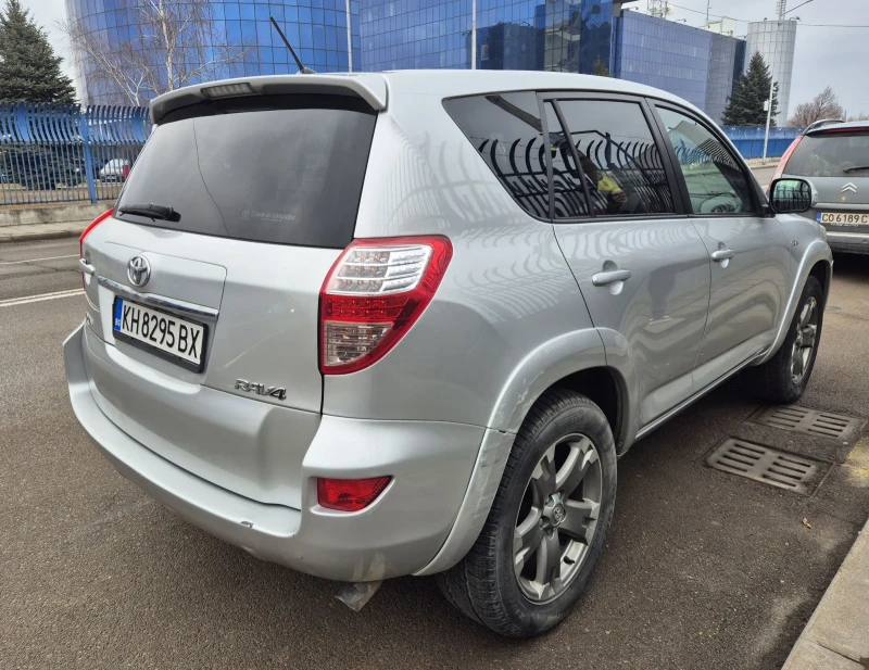 Toyota Rav4, снимка 2 - Автомобили и джипове - 48953497